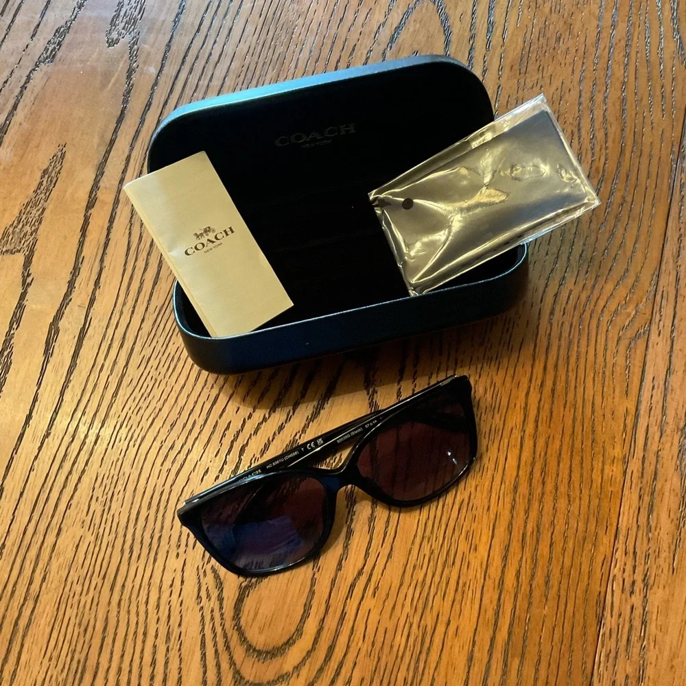 Coach - NWOT .Black Full Rim Square Women's Black Sunglasses - Picture 7 of 10